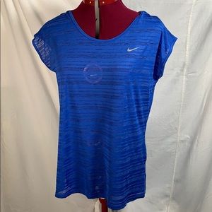🎉3for40$🎉 Very light NIKE dry fit top 💙